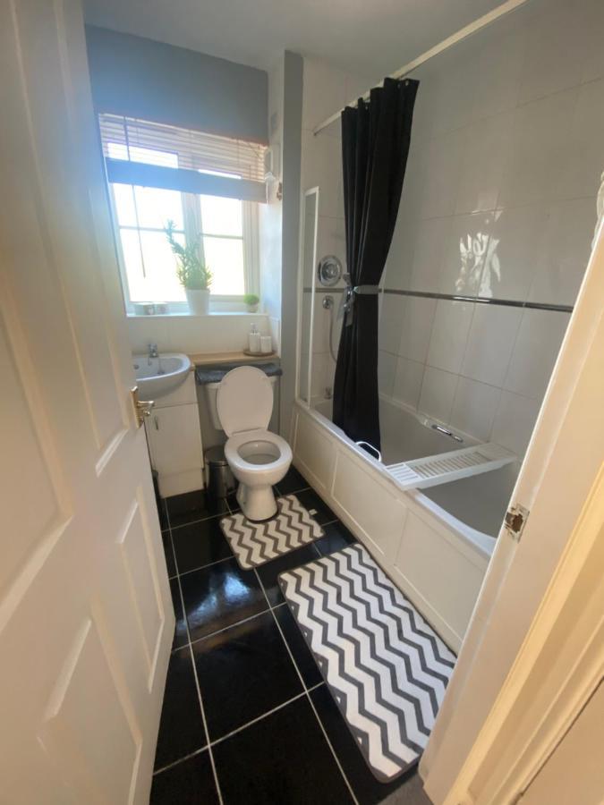 Inverness City Apartments - Modern & Bright Apartment Close To Raigmore Hospital & Shops Inshes エクステリア 写真