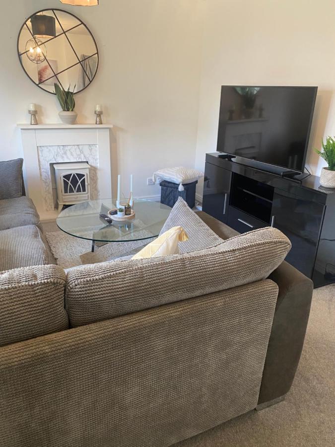 Inverness City Apartments - Modern & Bright Apartment Close To Raigmore Hospital & Shops Inshes エクステリア 写真